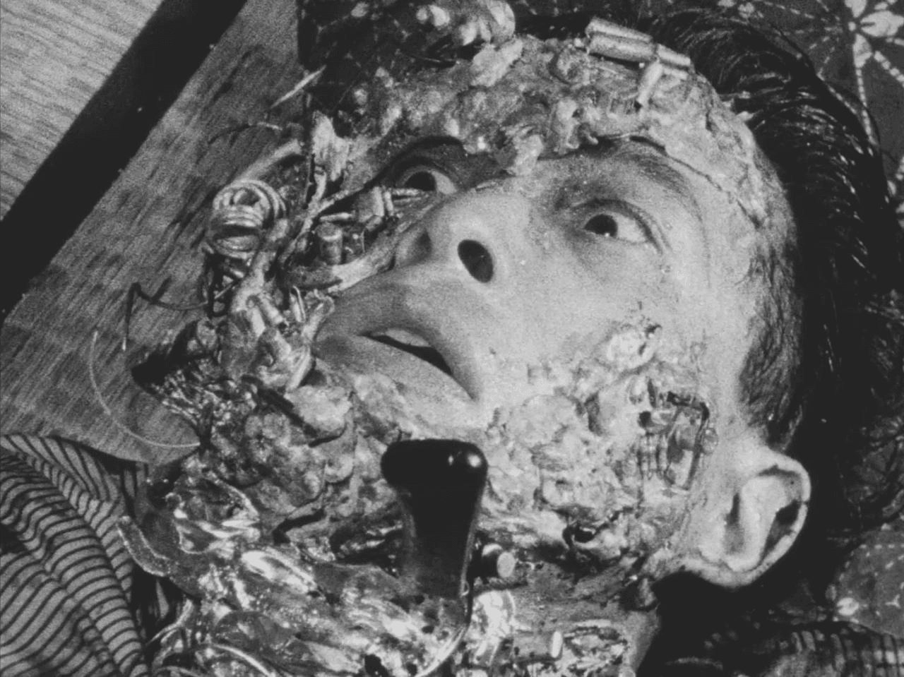 Tetsuo: The Iron Man (Shinya Tsukamoto, 1989)